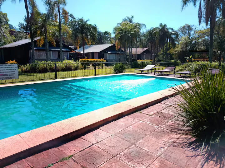 Pileta compartida del complejo La Aventura
